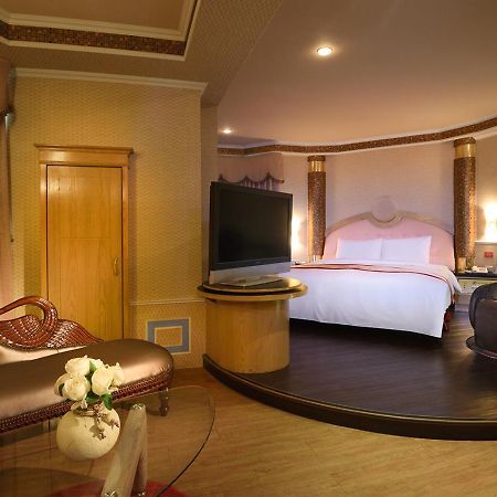 Natoli Motel Тайнань Экстерьер фото