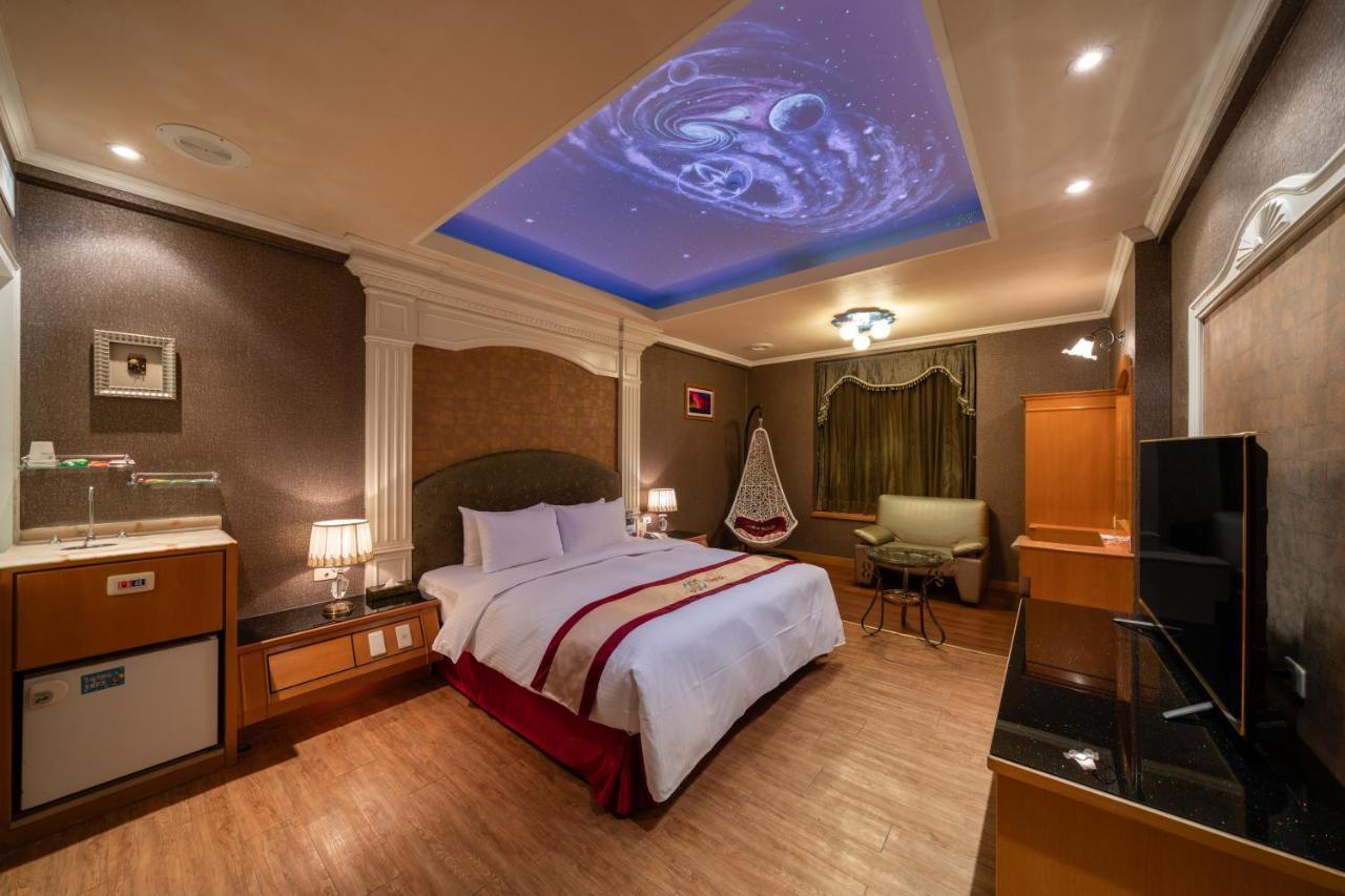 Natoli Motel Тайнань Экстерьер фото