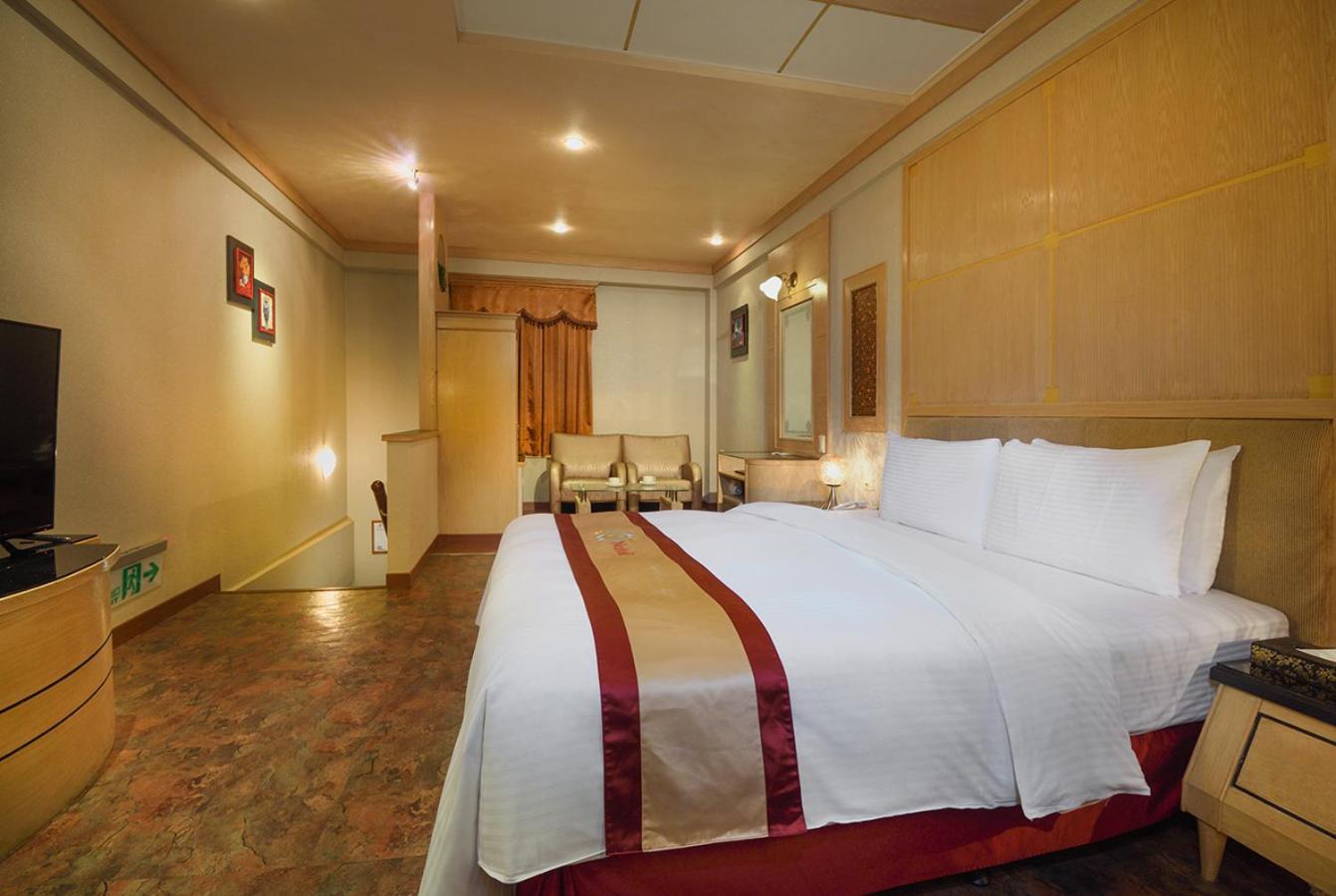 Natoli Motel Тайнань Экстерьер фото